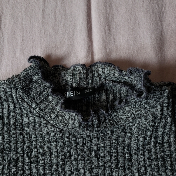 Lettuce Hem Top - Picture 2 of 3